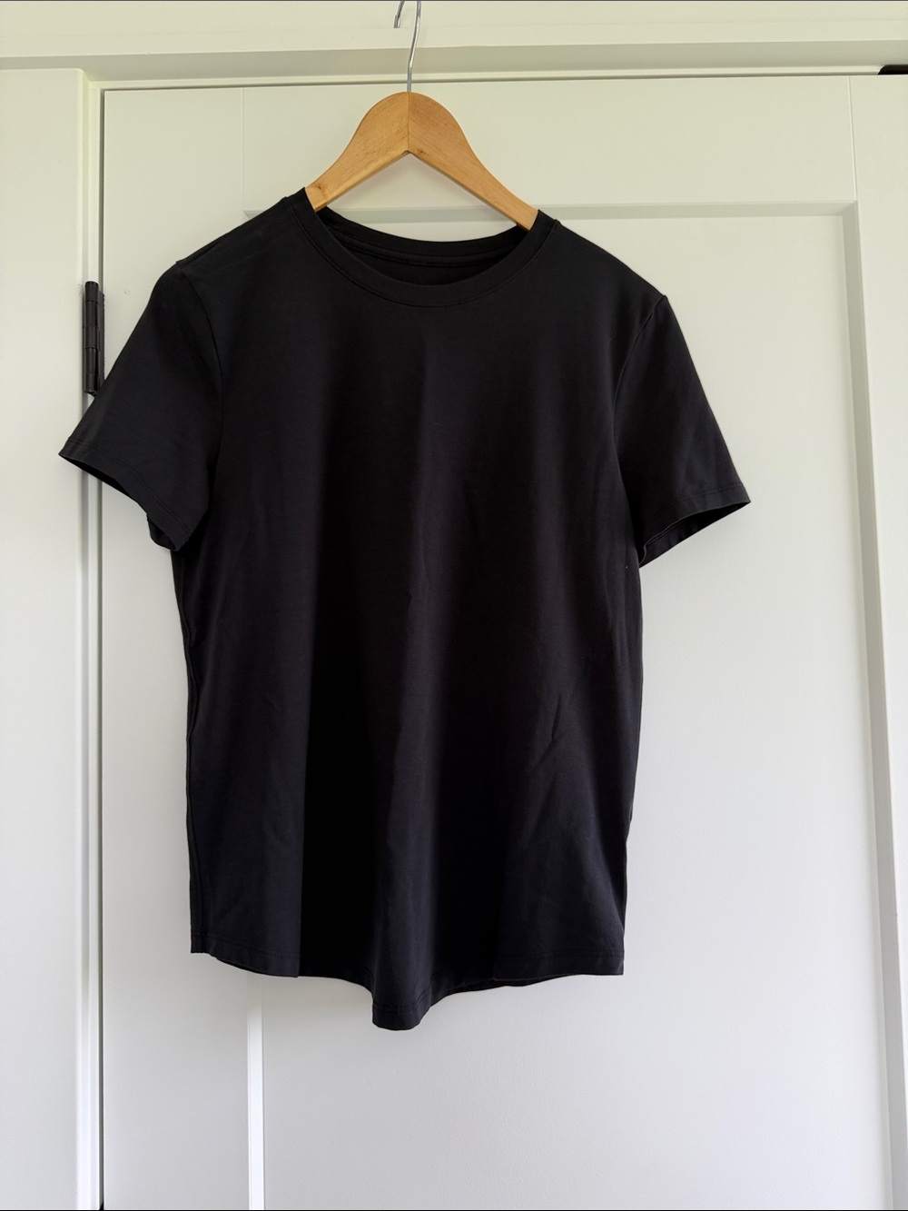 lululemon athletica Black Short Sleeve Crew Tee 6/8